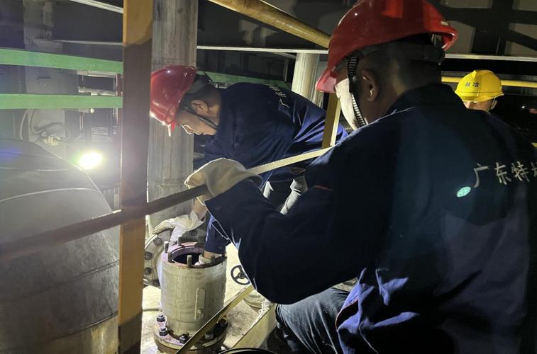 卧式蒸汽热水器适配的安全阀,压力要求是怎样的?